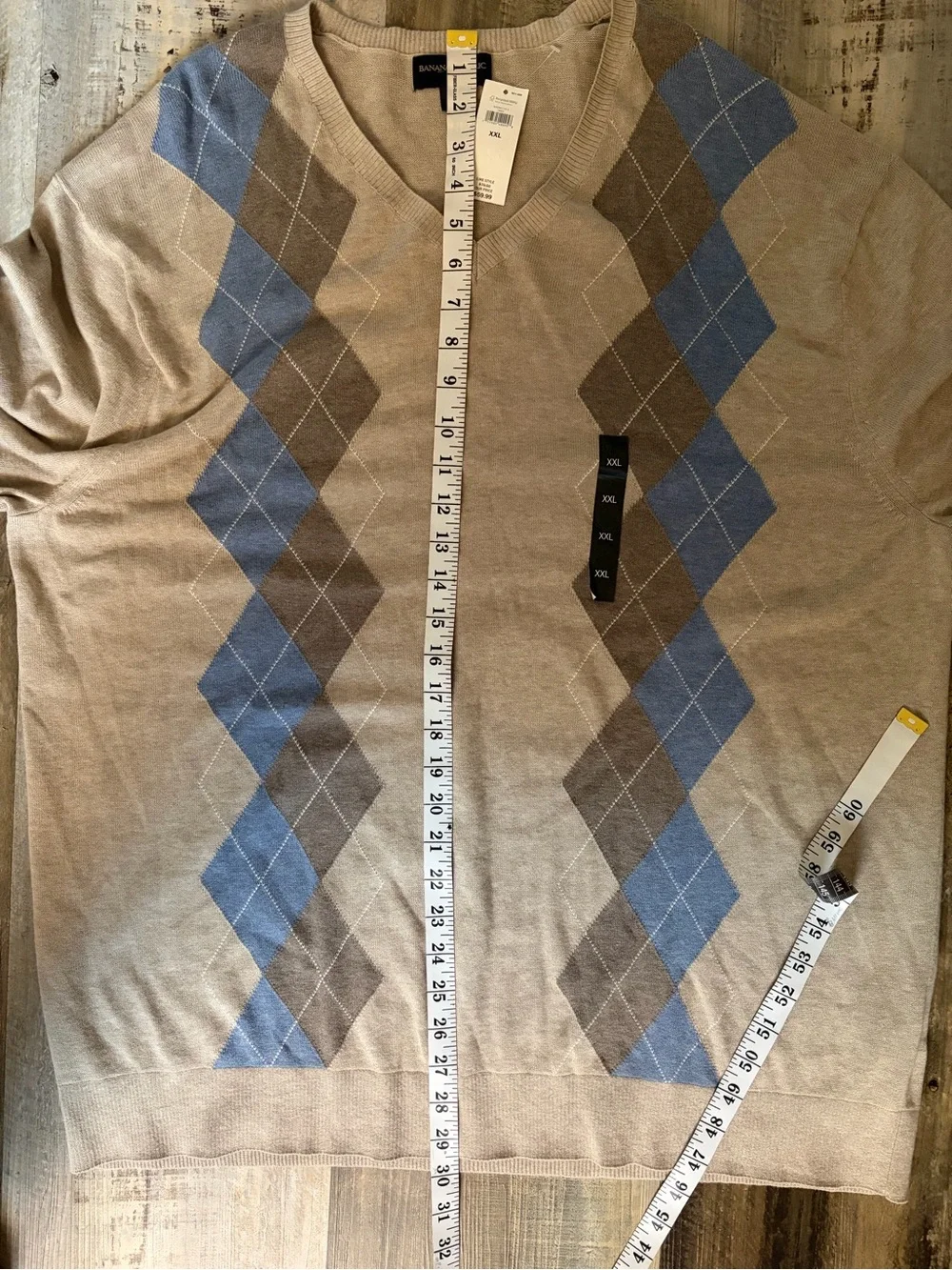 Banana Republic Men's V-Neck Argyle Sweater - Beige, Blue & Brown